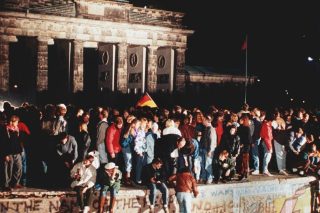 30 χρόνια πίσω: Μια βραδιά στο Τείχος