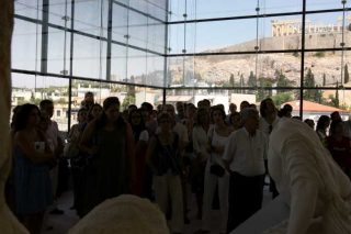 Δεν μπορεί να φυλακίζει την πολύτιμη κληρονομιά άλλων χωρών