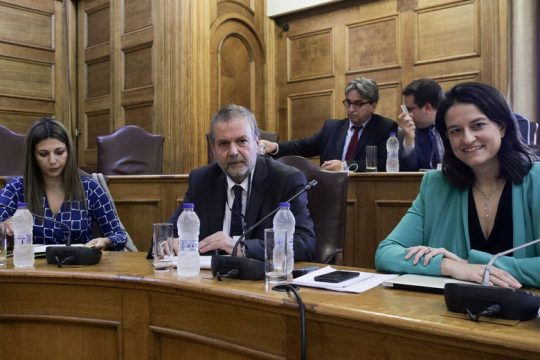 Εκπαιδευτική πολιτική: πρόβες για επιστροφή στο «βαθύ παρελθόν»