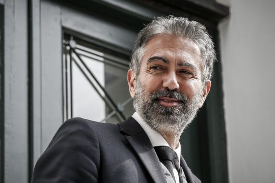 Ρίχνουν τους τόνους… να ακουστεί ο Φρουζής