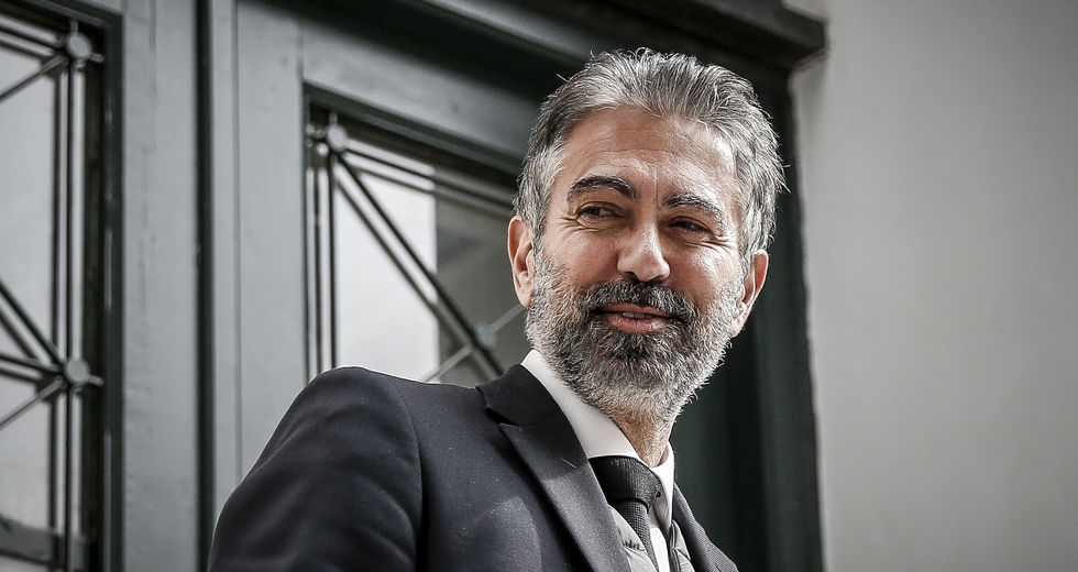 Ρίχνουν τους τόνους… να ακουστεί ο Φρουζής