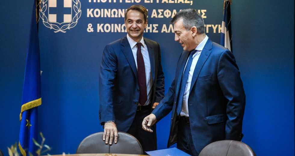 Εύσημα για τις αντεργατικές διατάξεις και αποκάλυψη για τους μισθούς