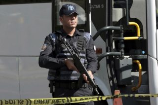 Απλώς ο γνωστός Βελόπουλος ή λαγός της κυβέρνησης;