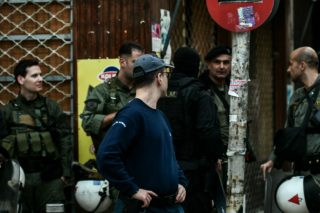 Ή… αυτο-εκκενωθείτε ή θα σας εκκενώσουμε!