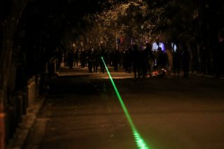 Οι φίλοι, οι εχθροί και η κυβέρνηση που εκδικείται