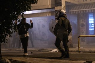 Η ελληνική κοινωνία υπό επιτήρηση