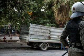 Παραδέχεται και εκτίθεται η ΕΛ.ΑΣ.