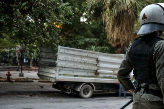Παραδέχεται και εκτίθεται η ΕΛ.ΑΣ.
