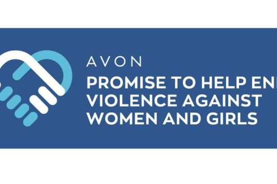 Συνεργασία από την Avon και την Παγκόσμια Οργάνωση Κοριτσιών Προσκόπων και Οδηγών