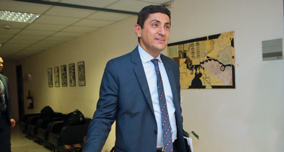 Αντιδράσεις για τις θητείες