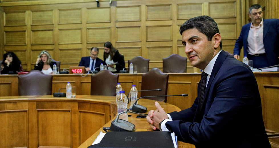 Δεν κάνει πίσω για τις θητείες
