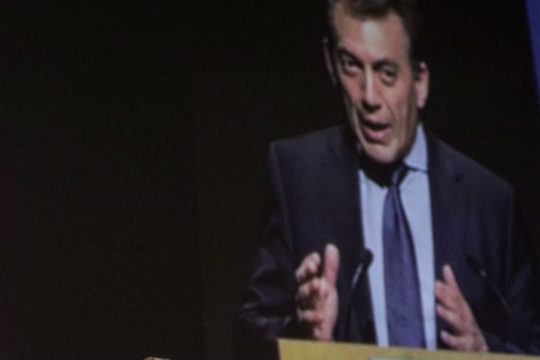 Ο υπουργός, ο παρουσιαστής και οι ασφαλισμένοι…