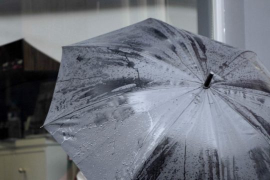 Τοπικές βροχές σε αρκετές περιοχές της χώρας