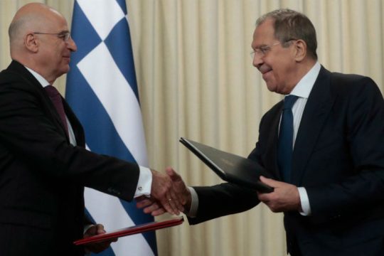 Οι διμερείς σχέσεις μεταξύ Ελλάδας και Ρωσίας στη συνάντηση Λαβρόφ-Δένδια