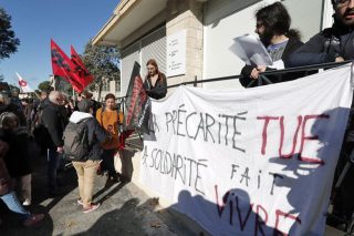 Συνδικάτα και «γιλέκα» σε «μετωπική» με τον Μακρόν