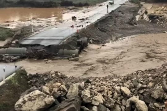Προβλήματα στις μετακινήσεις σε Χανιά και Ρέθυμνο από την ισχυρή βροχή