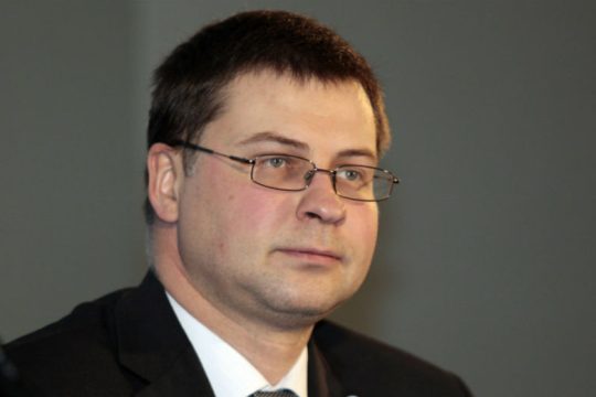 Προειδοποιήσεις σε Γαλλία και Ιταλία για τους προϋπολογισμούς