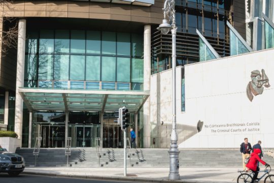 Ισόβια σε έφηβο για τον βιασμό και τη δολοφονία 14χρονου κοριτσιού
