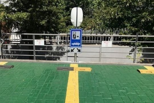 H ENGIE τοποθέτησε σταθμό φόρτισης ηλεκτρικών οχημάτων στη Vodafone