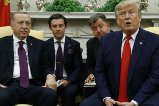 «Εναλλακτικές» για τα F-35 συζητούν Τραμπ και Ερντογάν