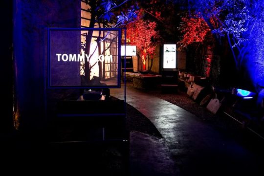Η Tommy Hilfiger λανσάρει το e-shop tommy.com στην Ελλάδα