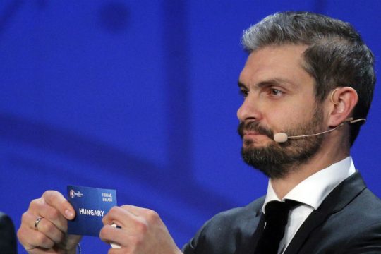 Στην αναζήτηση 4 εισιτηρίων