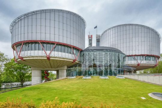 Προτείνει την καταδίκη Ουγγαρίας, Τσεχίας και Πολωνίας για το μεταναστευτικό