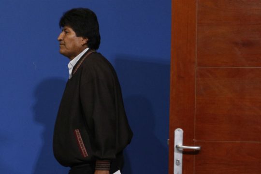Ανησυχία για τις εξελίξεις και κύμα στήριξης στον Μοράλες