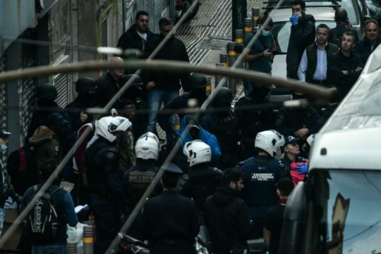 Ξανά στα Εξάρχεια η αστυνομία