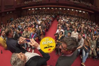 Από την ελληνική μοναξιά στους διεθνείς ορίζοντες