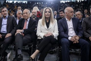 Θέλει τον Σημίτη στο συνέδριο του ΠΑΣΟΚ