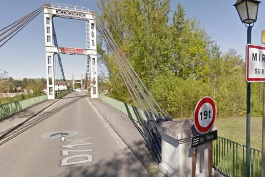 Νεκρή 15χρονη μετά από κατάρρευση γέφυρας στην Τουλούζη