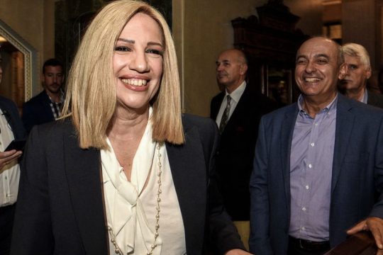 Ακονίζουν τα μαχαίρια ενόψει συνεδρίου