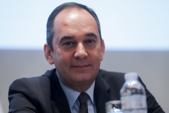 Πλακιωτάκης: «Παράνομη εισβολή» οι αυξημένες ροές προσφύγων και μεταναστών
