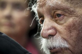 Σοβαρή αλλά σταθερή η κατάσταση της υγείας του Μανώλη Γλέζου