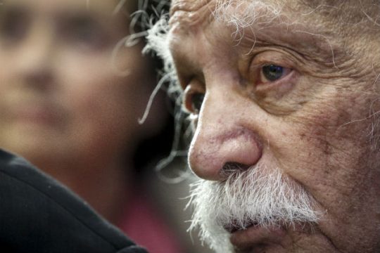 Σοβαρή αλλά σταθερή η κατάσταση της υγείας του Μανώλη Γλέζου