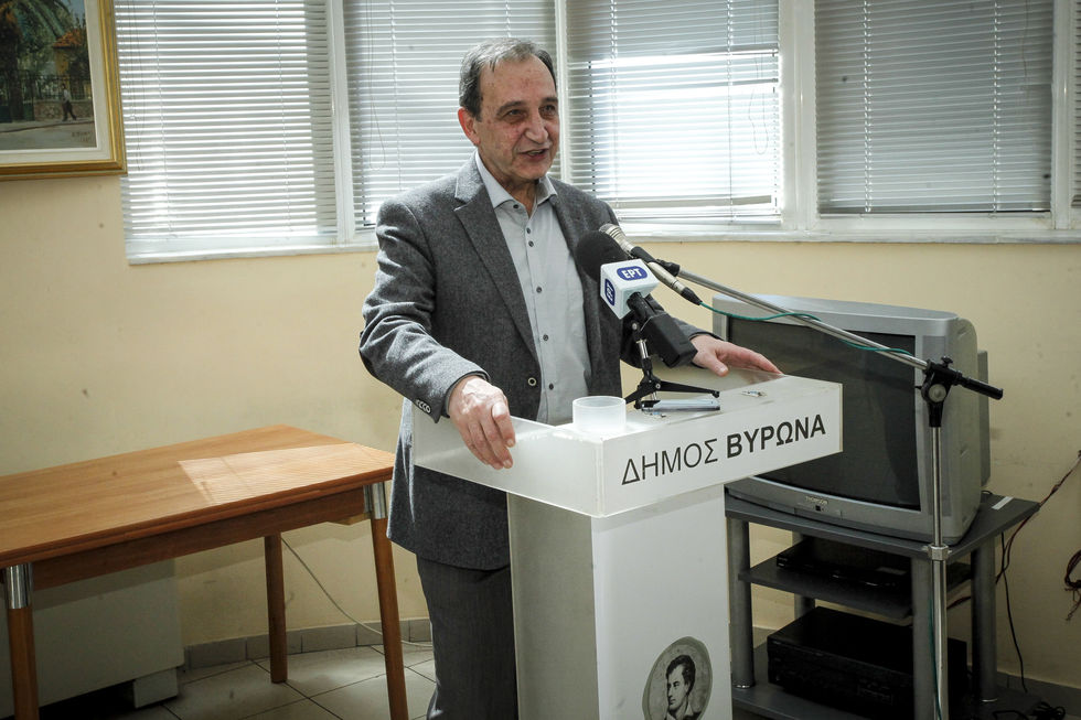 Καβγάς για τα μπάζα στον Δήμο Βύρωνα