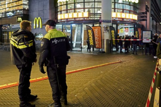 Τρεις έφηβοι οι τραυματίες της επίθεσης στη Χάγη
