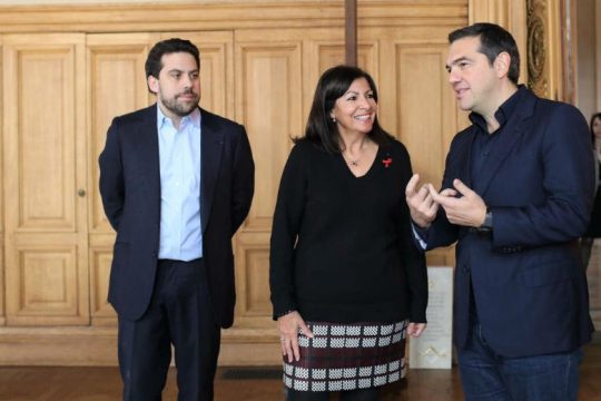Δήμαρχος Παρισιού προς Τσίπρα: «Αποτελείς ένα παράδειγμα για την Ευρώπη»