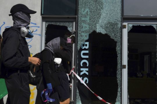 Χάος από τις αντικυβερνητικές διαδηλώσεις στο Χονγκ Κονγκ