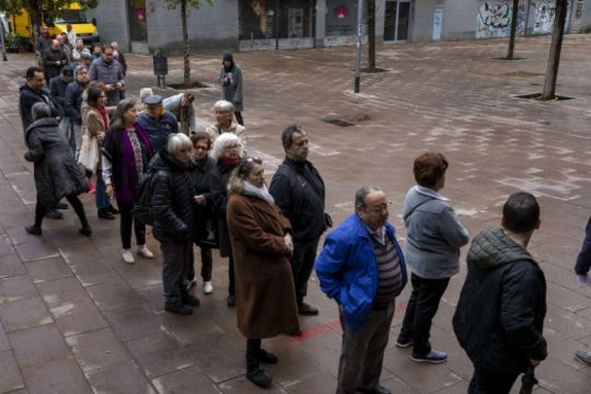Στις κάλπες οι Ισπανοί για τέταρτη φορά σε τέσσερα χρόνια