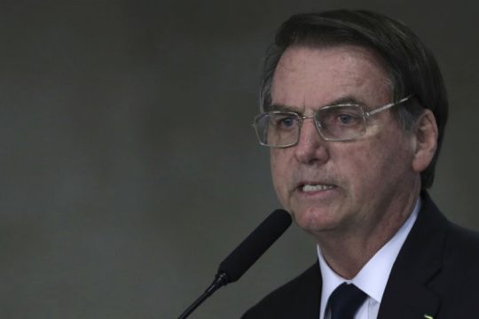 Ο Μπολσονάρο κατηγορεί τον Ντι Κάπριο ότι χρηματοδότησε εμπρησμούς στον Αμαζόνιο
