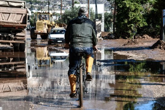 Καταστροφές με 3 νεκρούς στο πέρασμα του «Γηρυόνη»