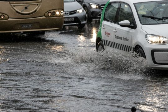 Ισχυρές καταιγίδες αναμένονται τις επόμενες ώρες