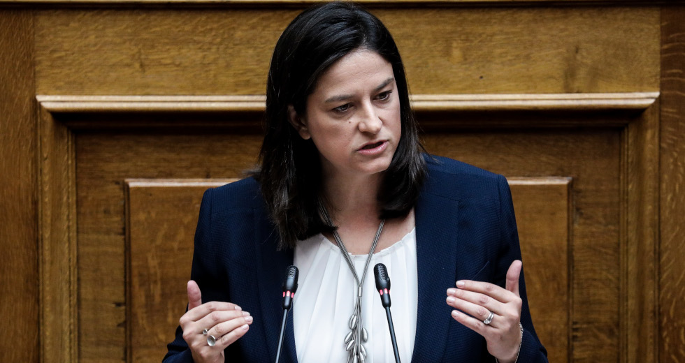 «Τσεκούρι» Κεραμέως σε 37 νέα τμήματα ΑΕΙ