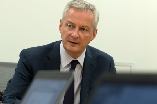 Ο Λεμέρ «μαζεύει» τις δηλώσεις Μακρόν για το έλλειμμα