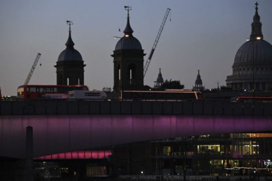 Σύγκληση της επιτροπής «Κόμπρα» και έρευνες για το χτύπημα στο Λονδίνο