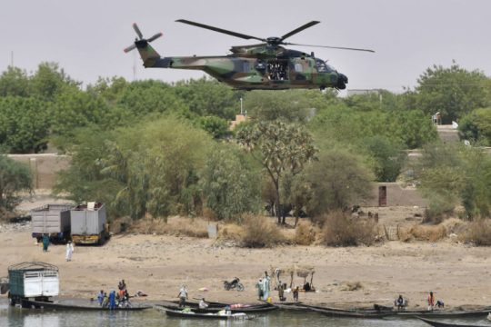 Νεκροί 13 Γάλλοι στρατιώτες από σύγκρουση ελικοπτέρων στο Μάλι