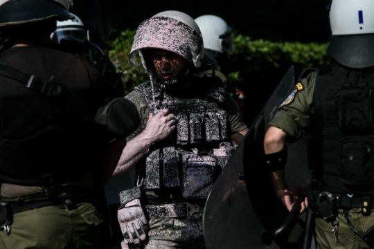 Ένταση έξω από την ΑΣΟΕΕ