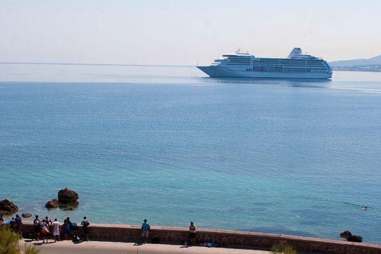 Νεκρός οδηγός ΙΧ που έπεσε στο λιμάνι της Μυτιλήνης